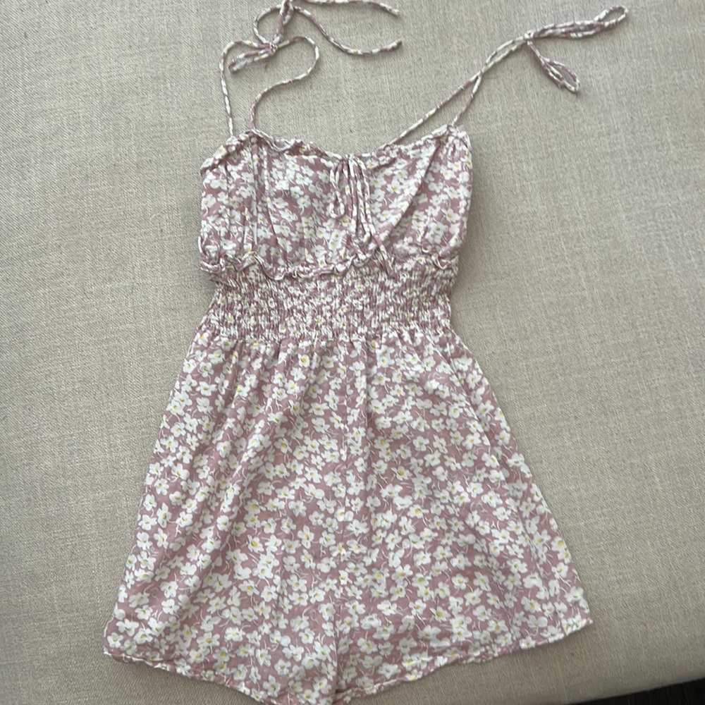 Princess Polly light pink floral romper - size 6 USA